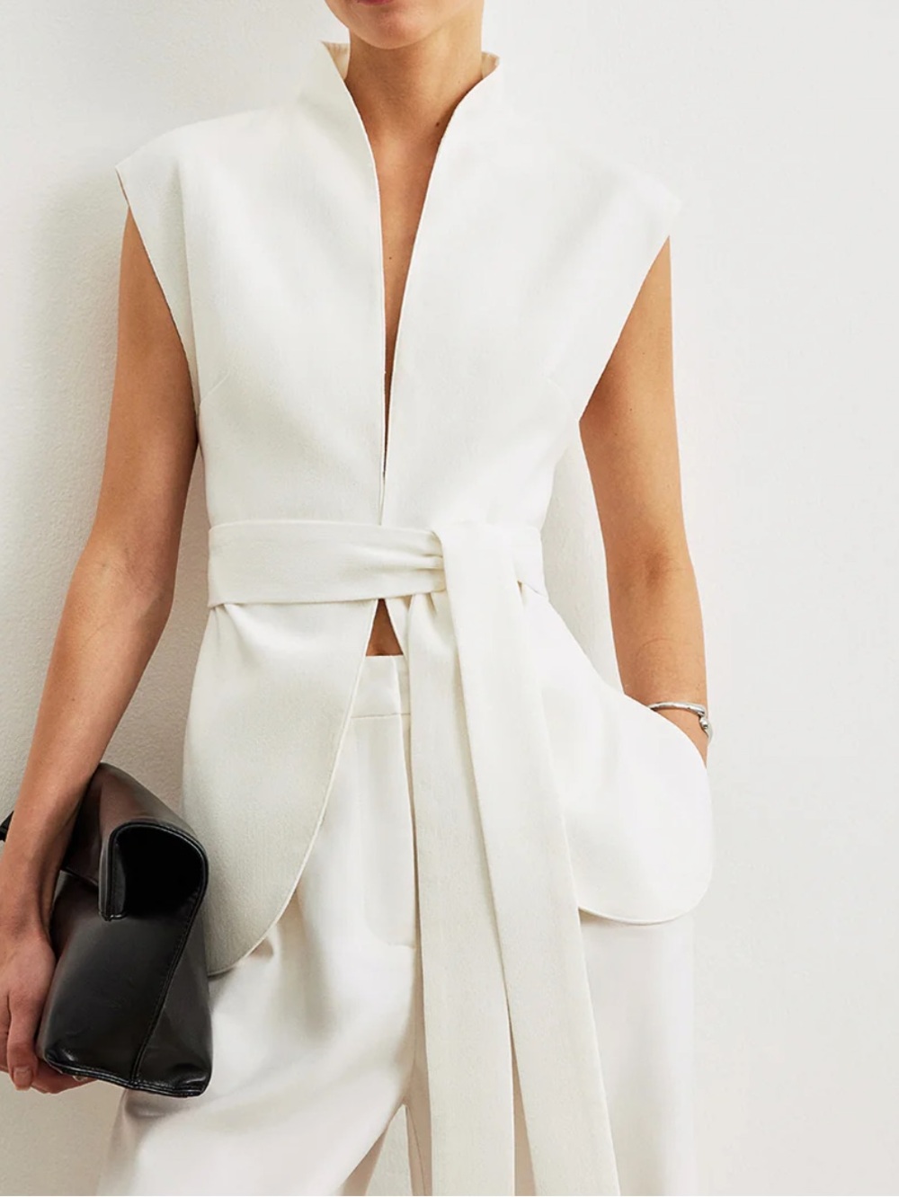 Commense White Sleeveless Belted Vest Size L